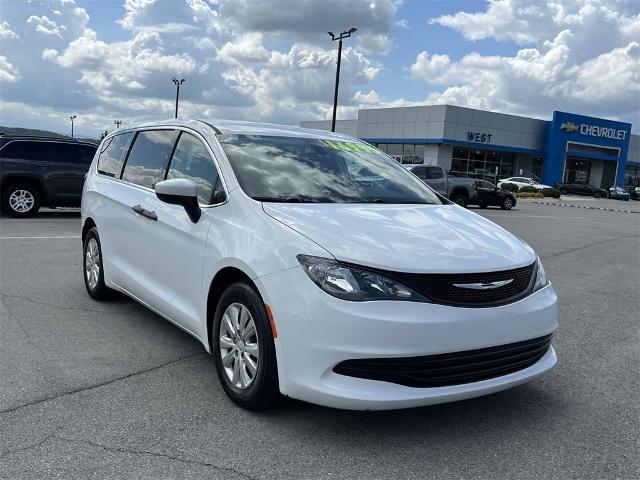 2018 Chrysler Pacifica Vehicle Photo in ALCOA, TN 37701-3235