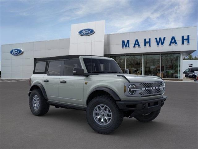 2024 Ford Bronco Vehicle Photo in Mahwah, NJ 07430-1343