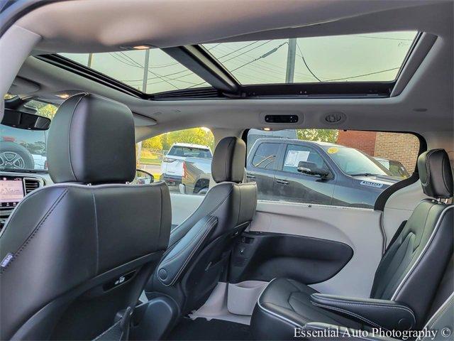 2023 Chrysler Pacifica Vehicle Photo in Plainfield, IL 60586