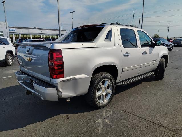 2012 Chevrolet Avalanche Vehicle Photo in GREEN BAY, WI 54304-5303