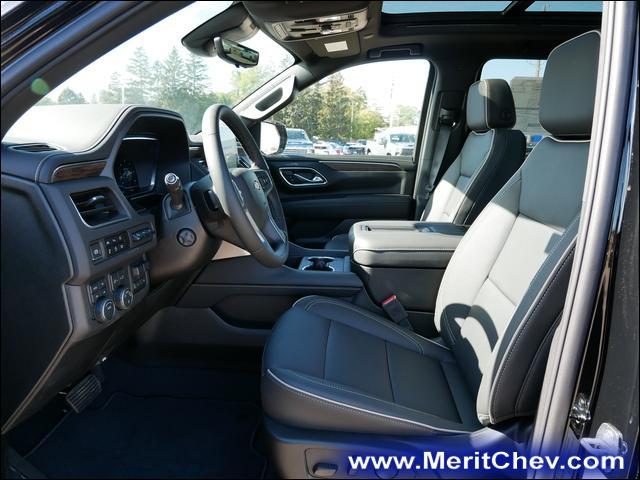 2024 Chevrolet Suburban Vehicle Photo in MAPLEWOOD, MN 55119-4794