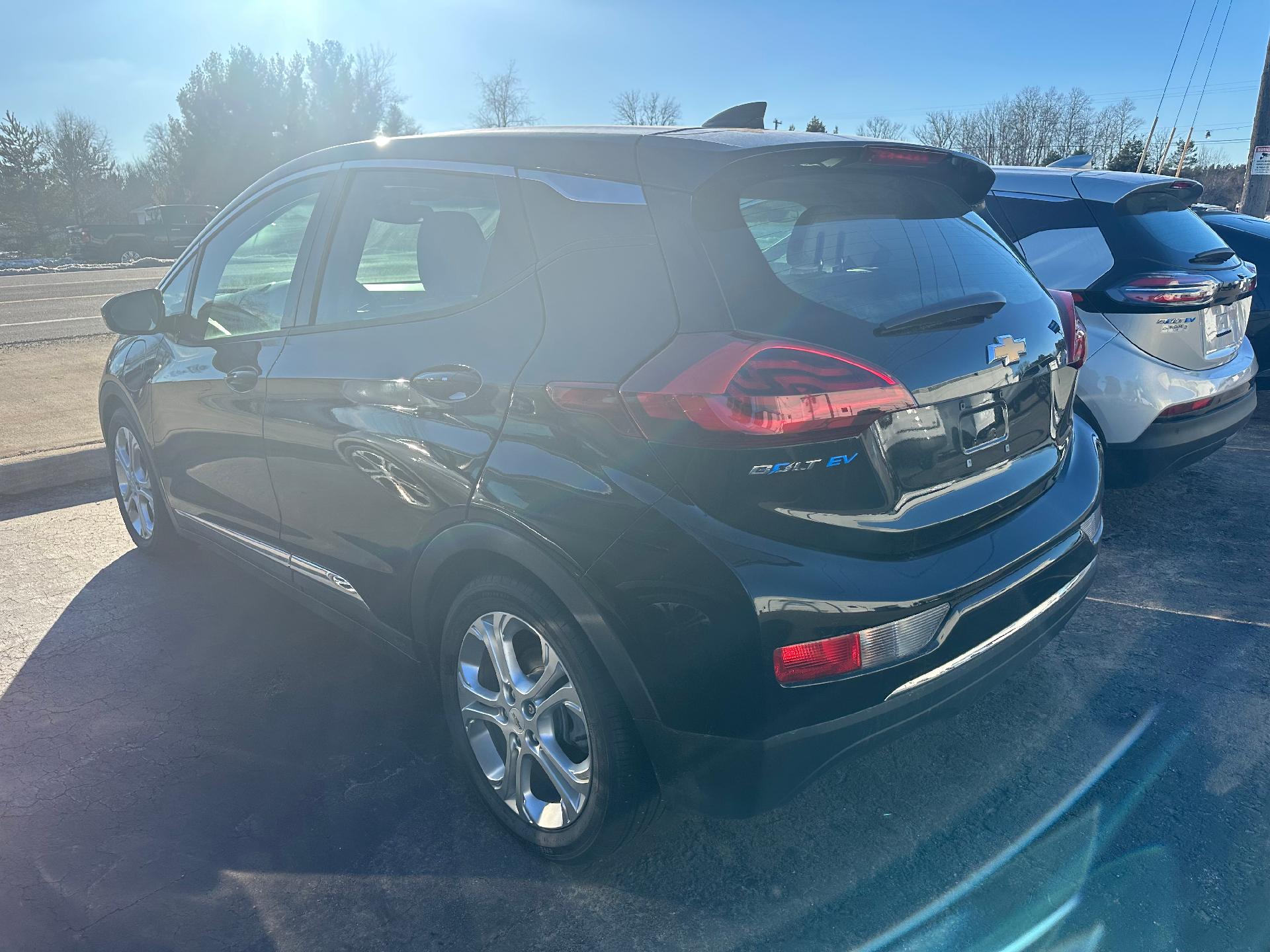 Used 2019 Chevrolet Bolt EV LT with VIN 1G1FY6S09K4137428 for sale in Clare, MI