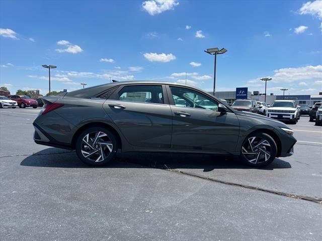 2024 Hyundai ELANTRA Vehicle Photo in O'Fallon, IL 62269