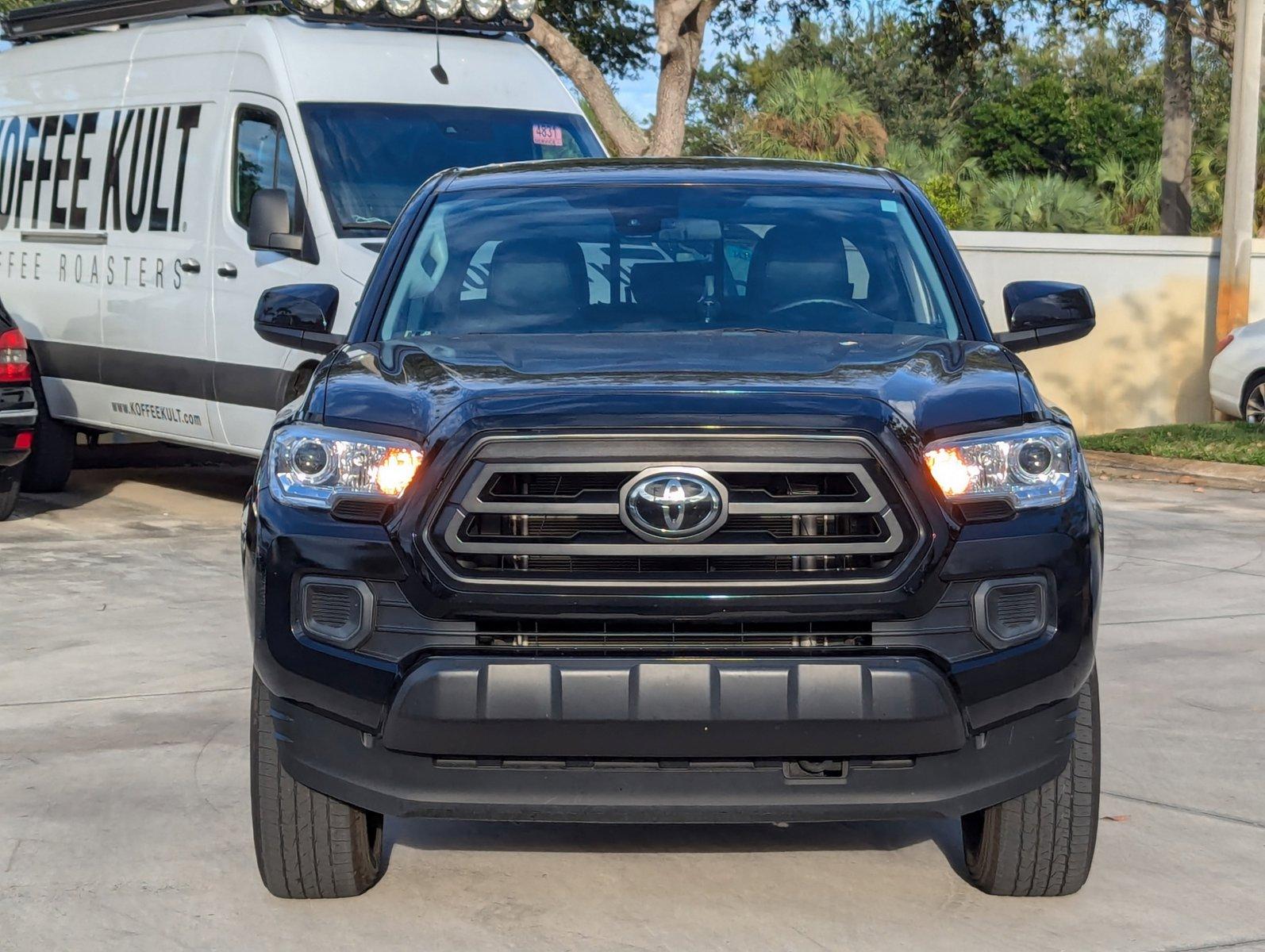 2022 Toyota Tacoma 4WD Vehicle Photo in Pembroke Pines , FL 33027