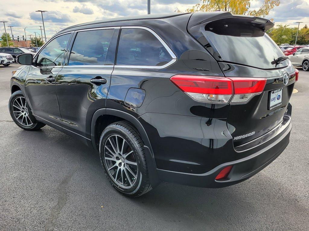 2018 Toyota Highlander Vehicle Photo in Saint Charles, IL 60174