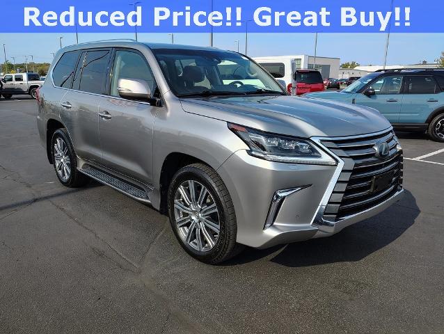 2017 Lexus LX Vehicle Photo in GREEN BAY, WI 54304-5303