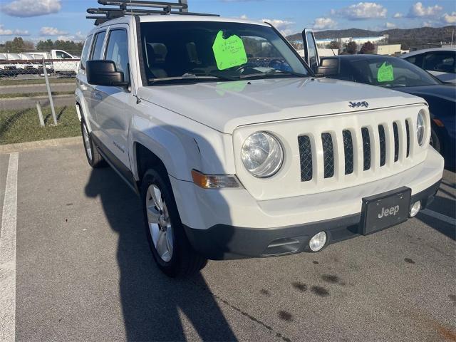 2016 Jeep Patriot Vehicle Photo in ALCOA, TN 37701-3235