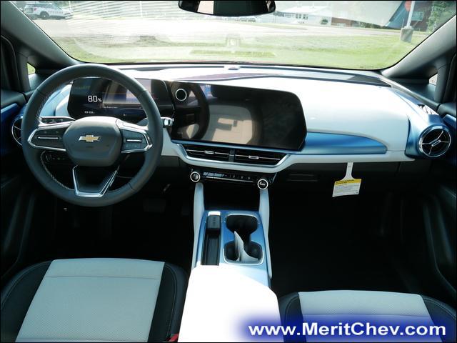 2024 Chevrolet Equinox EV Vehicle Photo in MAPLEWOOD, MN 55119-4794