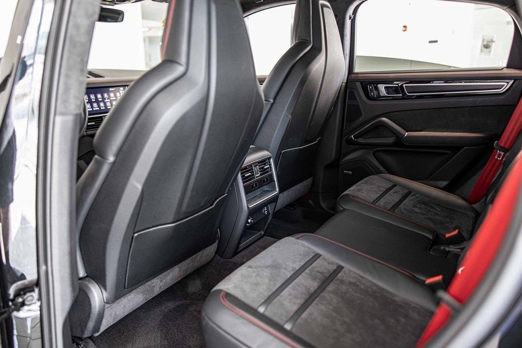 2023 Porsche Cayenne Vehicle Photo in Plainfield, IL 60586