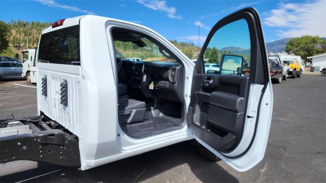 2025 Chevrolet Silverado 3500 HD Chassis Cab Vehicle Photo in FLAGSTAFF, AZ 86001-6214