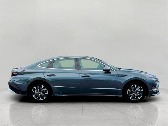 2025 Hyundai SONATA Vehicle Photo in Green Bay, WI 54304