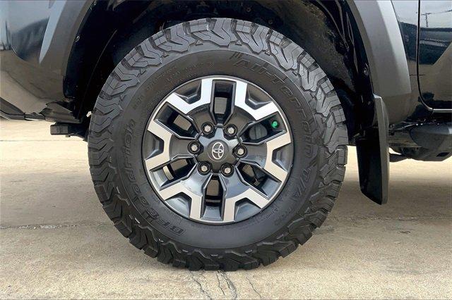 2018 Toyota Tacoma Vehicle Photo in TOPEKA, KS 66609-0000