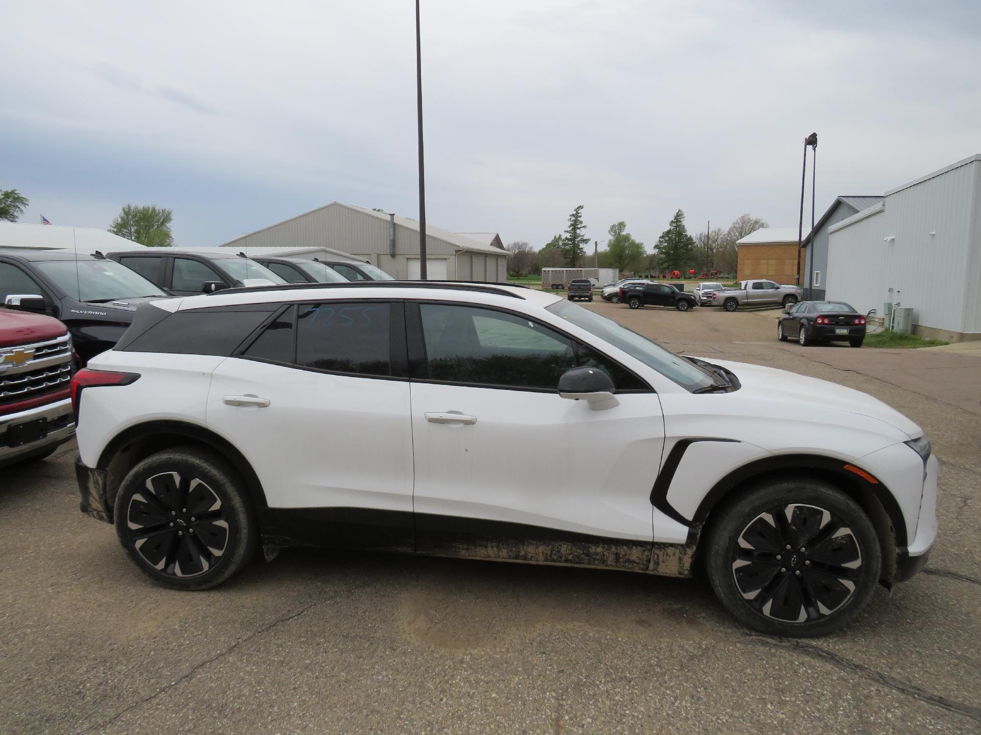 2024 Chevrolet Blazer EV Vehicle Photo in MAPLETON, IA 51034-1072