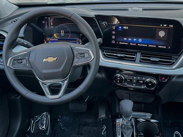 2025 Chevrolet Trax Vehicle Photo in RIVERSIDE, CA 92504-4106