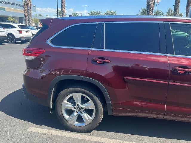 2018 Toyota Highlander Vehicle Photo in Tucson, AZ 85712