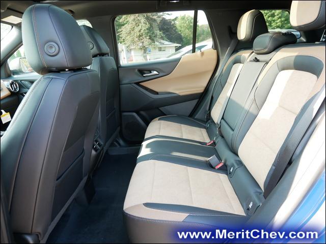 2025 Chevrolet Equinox Vehicle Photo in MAPLEWOOD, MN 55119-4794