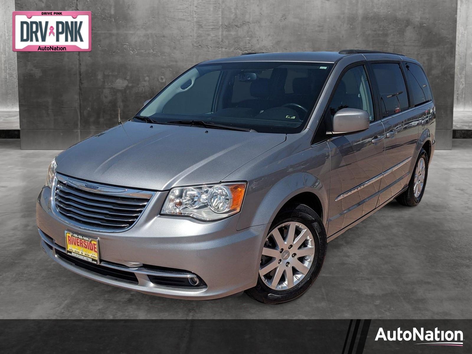 2016 Chrysler Town & Country Vehicle Photo in Tustin, CA 92782