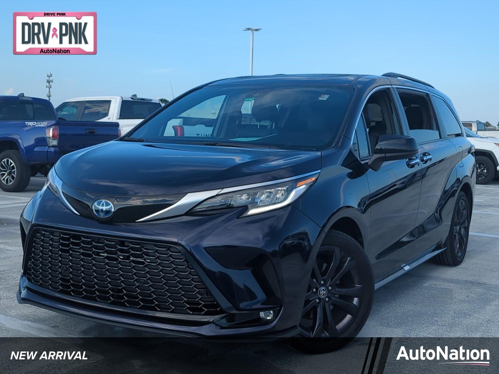 2022 Toyota Sienna Vehicle Photo in Ft. Myers, FL 33907