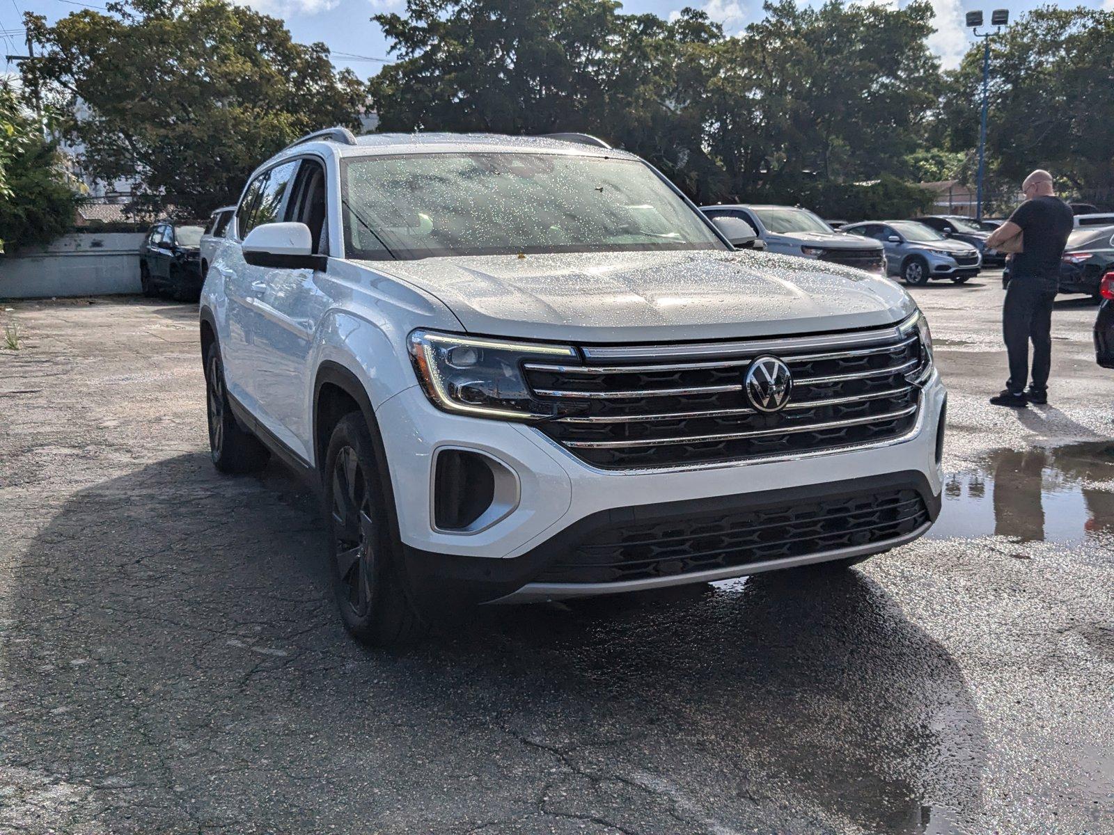 2024 Volkswagen ATLAS Vehicle Photo in MIAMI, FL 33134-2699