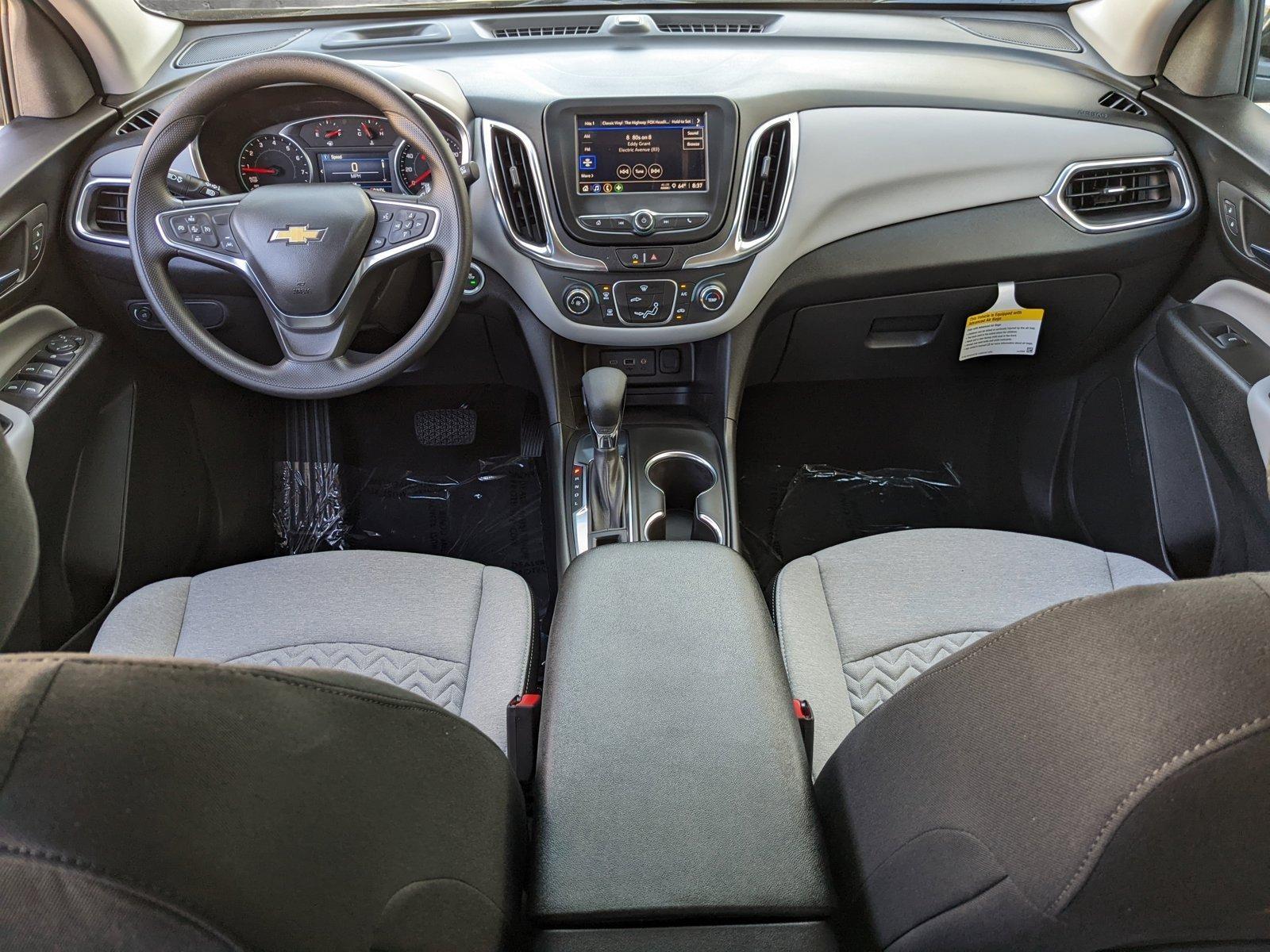 2024 Chevrolet Equinox Vehicle Photo in VALENCIA, CA 91355-1705