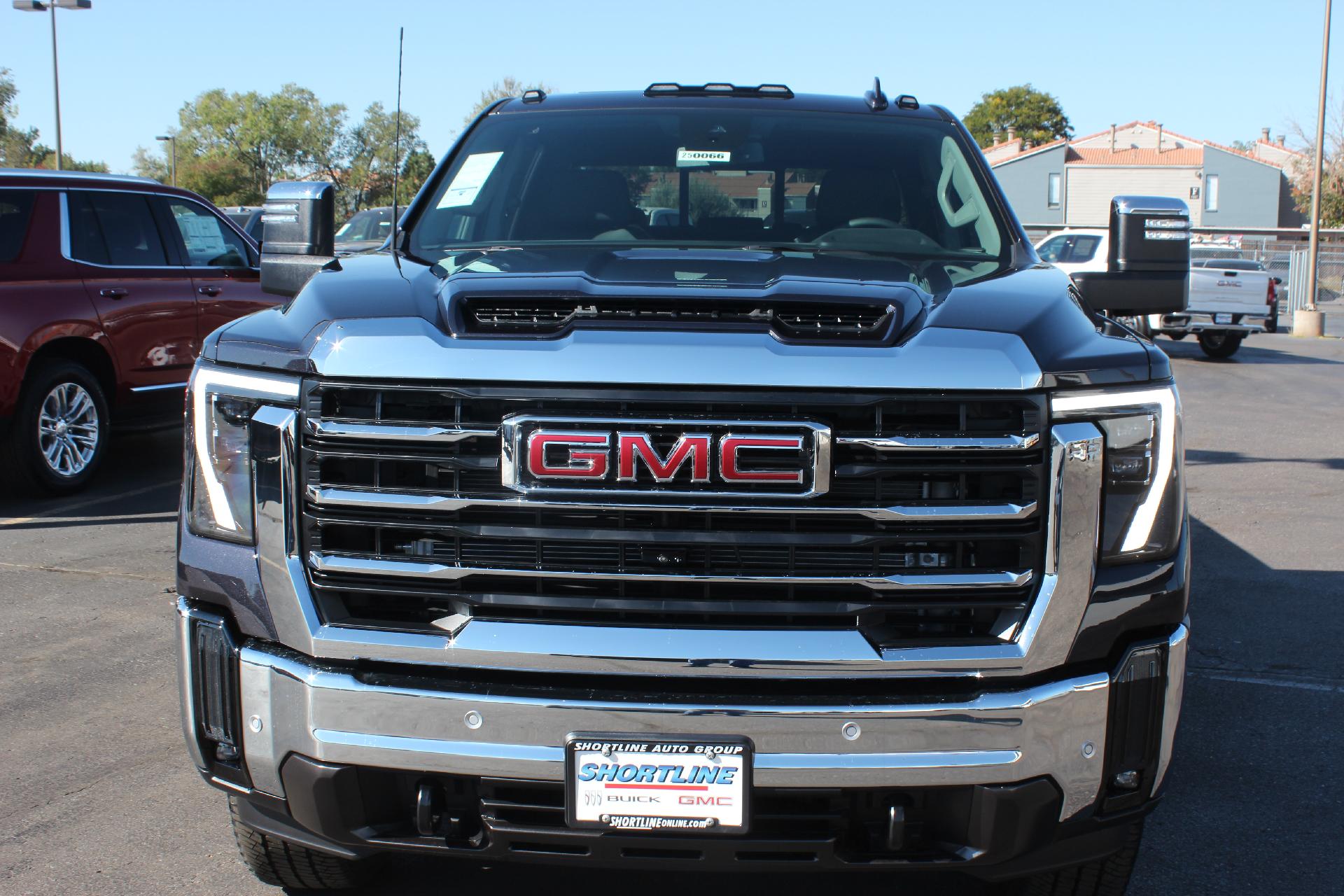 2025 GMC Sierra 2500 HD Vehicle Photo in AURORA, CO 80012-4011