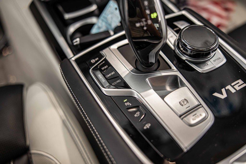 2018 BMW M760i xDrive Vehicle Photo in Saint Charles, IL 60174