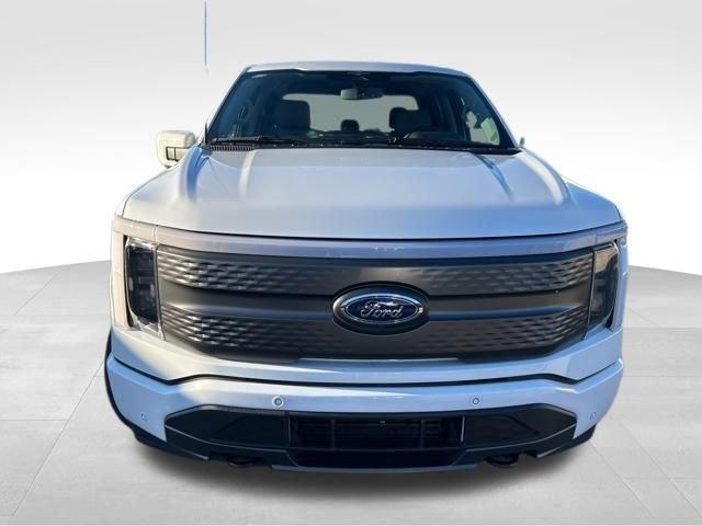 2023 Ford F-150 Lightning Vehicle Photo in MEDINA, OH 44256-9631