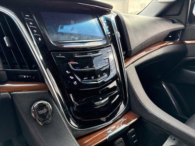 2018 Cadillac Escalade Vehicle Photo in TREVOSE, PA 19053-4984