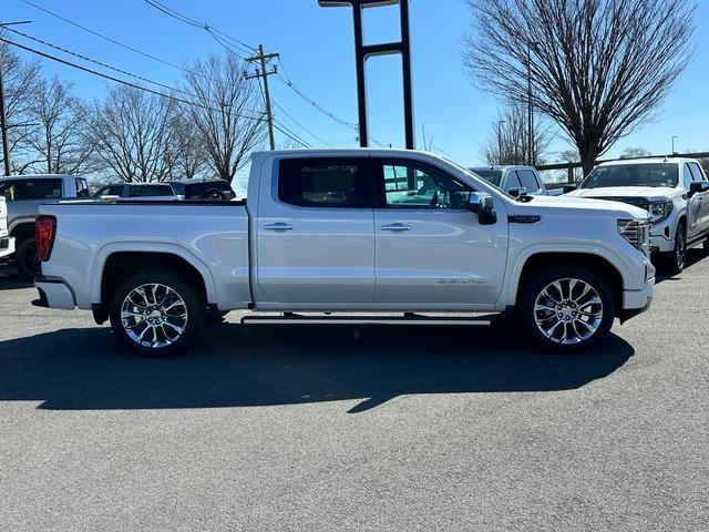 2024 GMC Sierra 1500 Vehicle Photo in LOWELL, MA 01852-4336