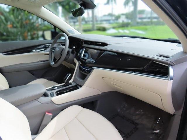 2024 Cadillac XT6 Vehicle Photo in DELRAY BEACH, FL 33483-3294