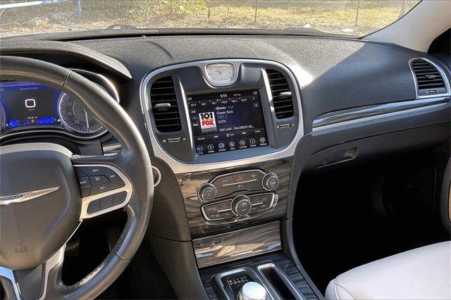 2019 Chrysler 300 Vehicle Photo in INDEPENDENCE, MO 64055-1314