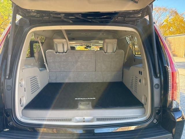 2019 Cadillac Escalade ESV Vehicle Photo in MEDINA, OH 44256-9631