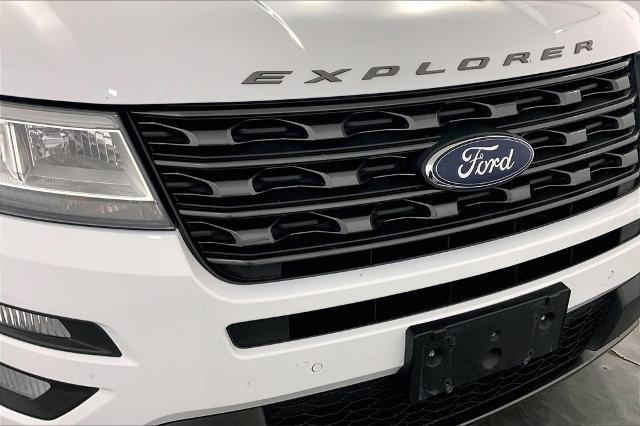 2017 Ford Explorer Vehicle Photo in Lees Summit, MO 64086