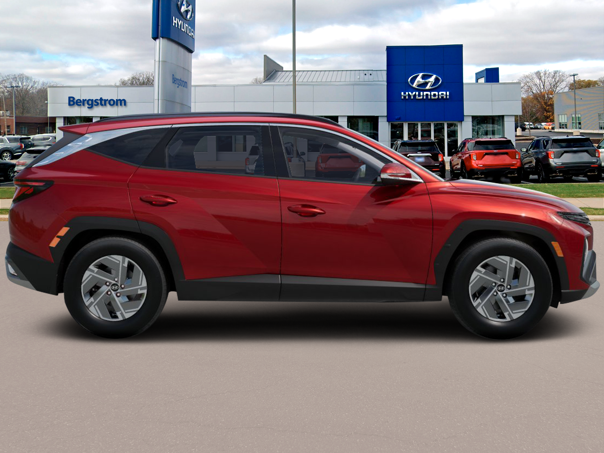 2025 Hyundai TUCSON Hybrid Vehicle Photo in Green Bay, WI 54304