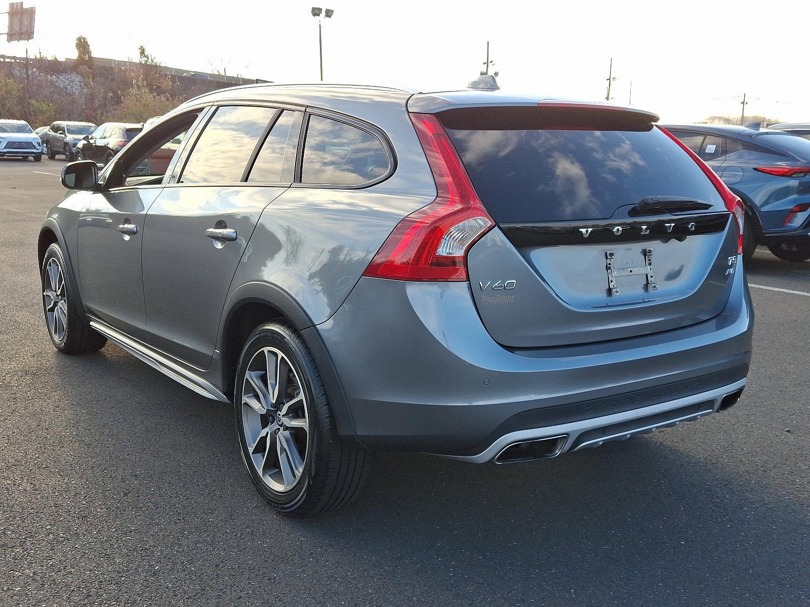 2018 Volvo V60 Cross Country Vehicle Photo in Trevose, PA 19053