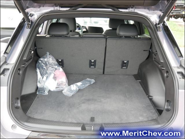 2024 Chevrolet Equinox EV Vehicle Photo in MAPLEWOOD, MN 55119-4794