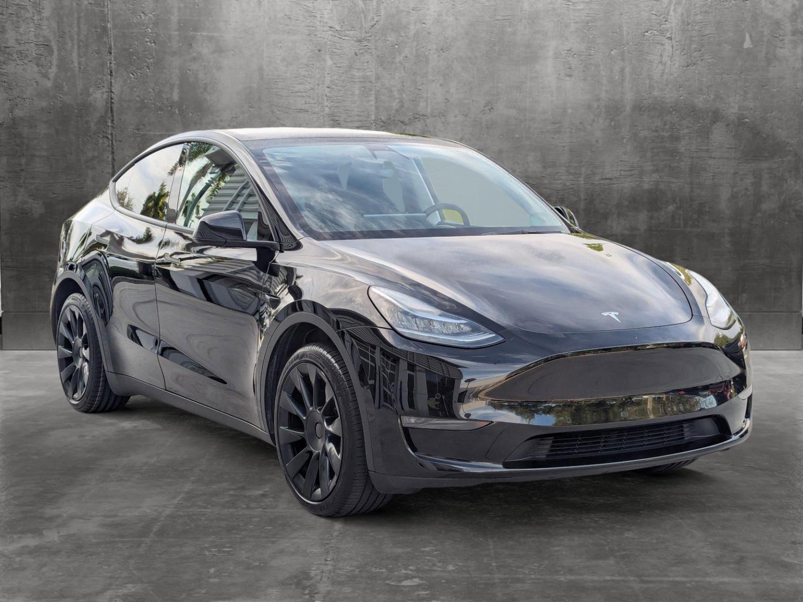 2022 Tesla Model Y Vehicle Photo in Pembroke Pines , FL 33027