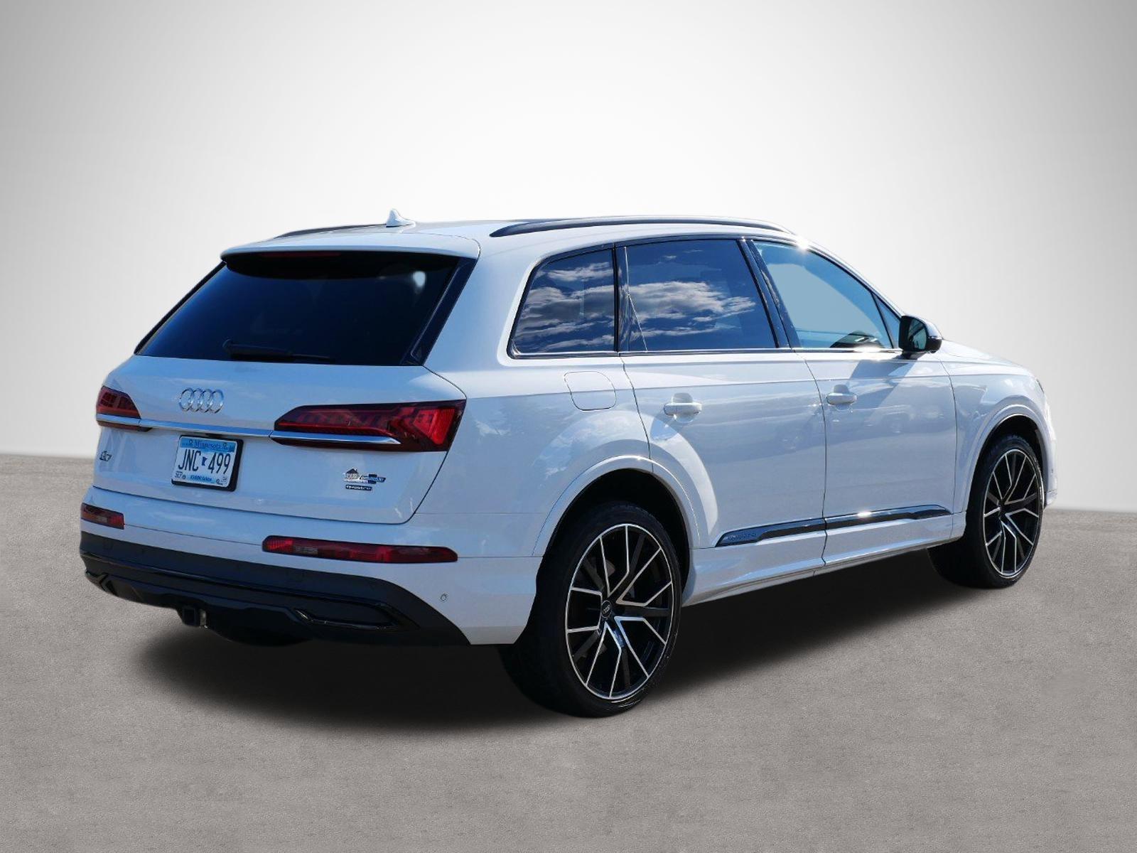 2021 Audi Q7 Vehicle Photo in STEWARTVILLE, MN 55976-1393