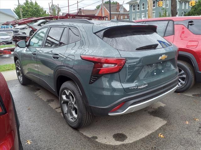 2025 Chevrolet Trax Vehicle Photo in INDIANA, PA 15701-1897