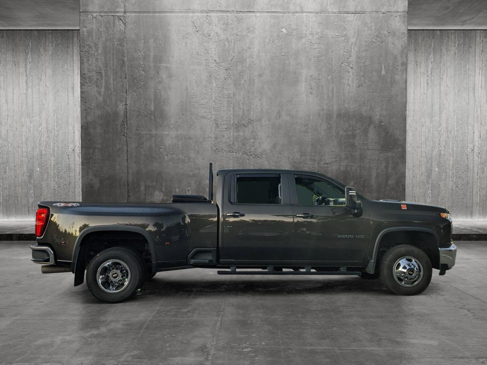 2023 Chevrolet Silverado 3500 HD Vehicle Photo in TIMONIUM, MD 21093-2300