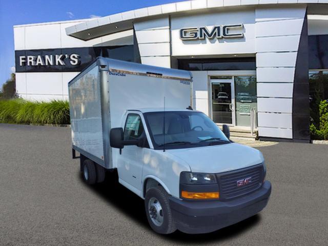 2024 GMC Savana Cutaway 3500 Vehicle Photo in LYNDHURST, NJ 07071-2008