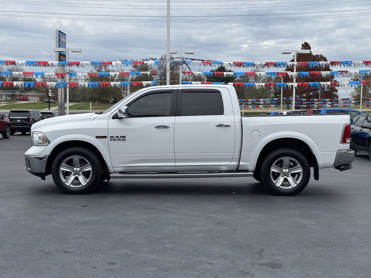 2016 Ram 1500 Vehicle Photo in BOONVILLE, IN 47601-9633