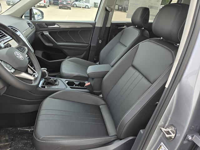 2024 Volkswagen Tiguan Vehicle Photo in Weatherford, TX 76087