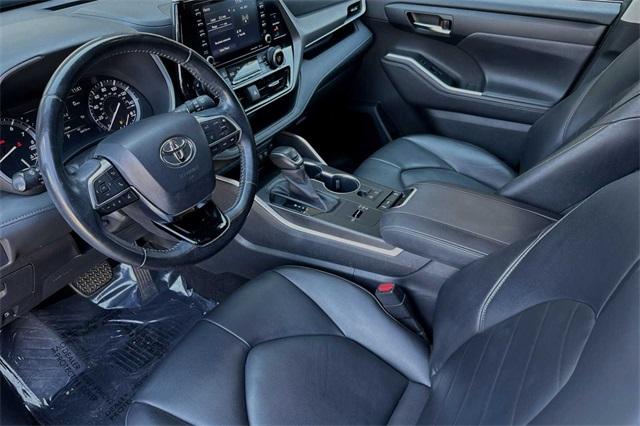 2020 Toyota Highlander Vehicle Photo in ELK GROVE, CA 95757-8703