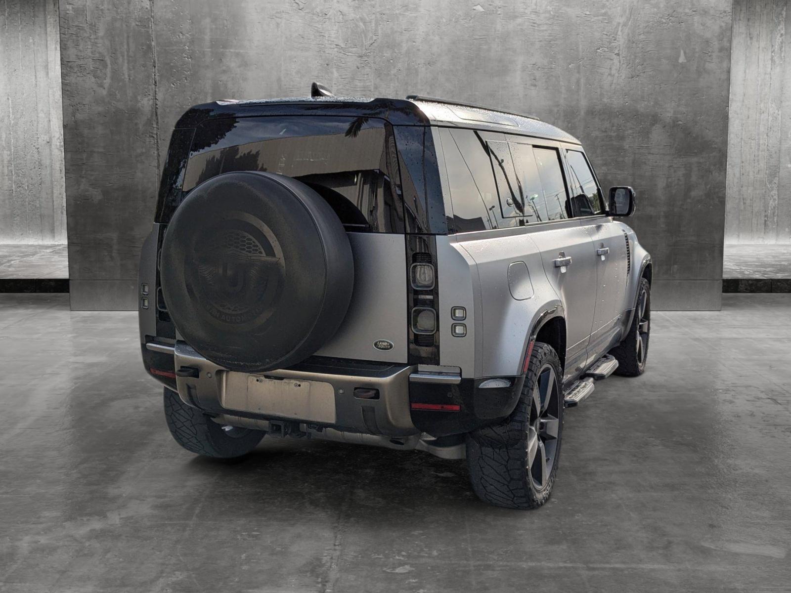 2021 Land Rover Defender Vehicle Photo in Miami, FL 33015