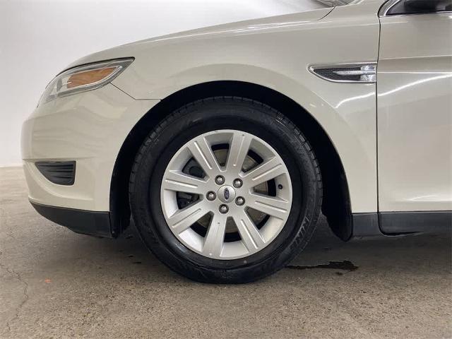 2010 Ford Taurus Vehicle Photo in PORTLAND, OR 97225-3518