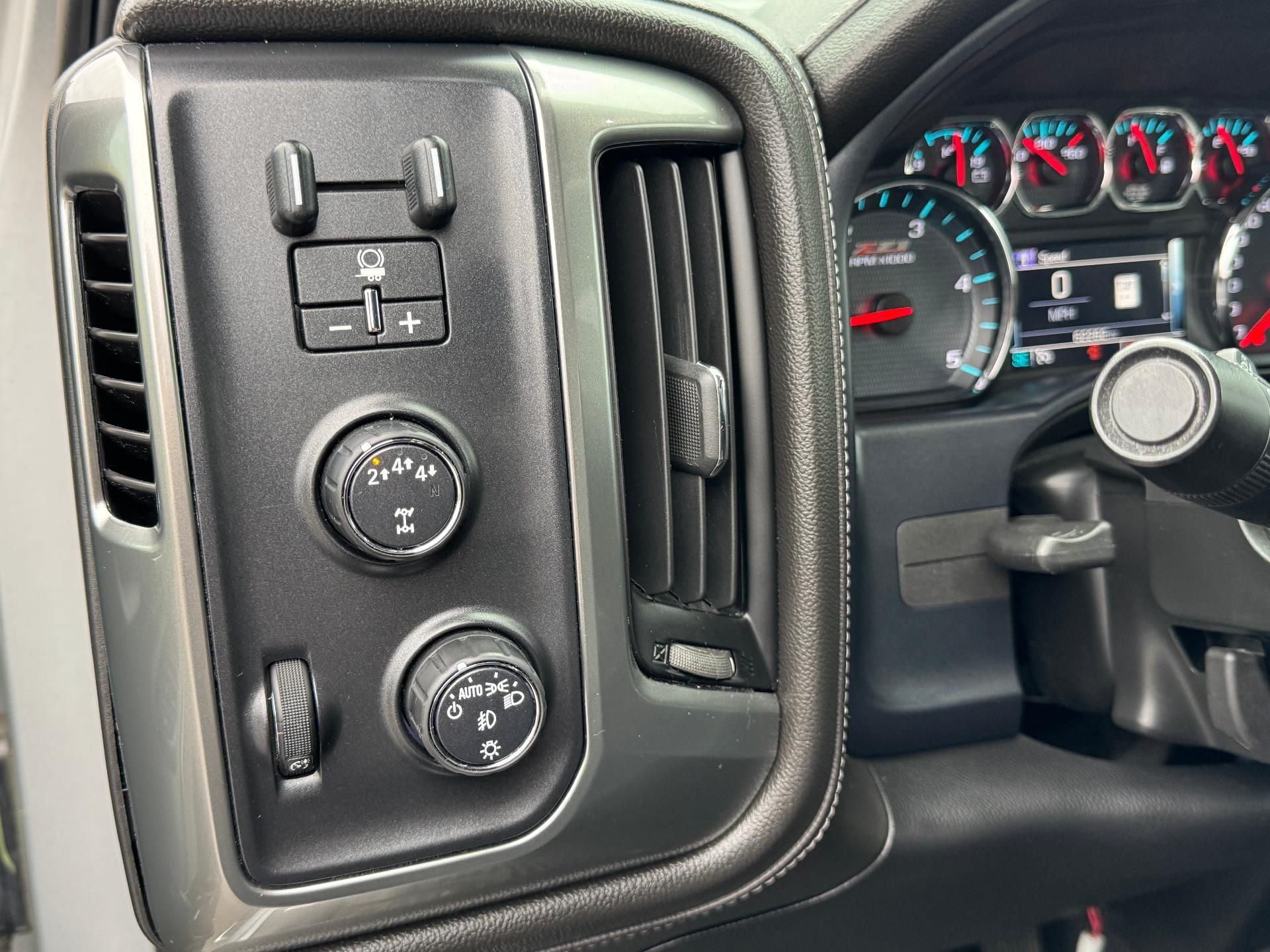 2019 Chevrolet Silverado 2500HD Vehicle Photo in LEOMINSTER, MA 01453-2952