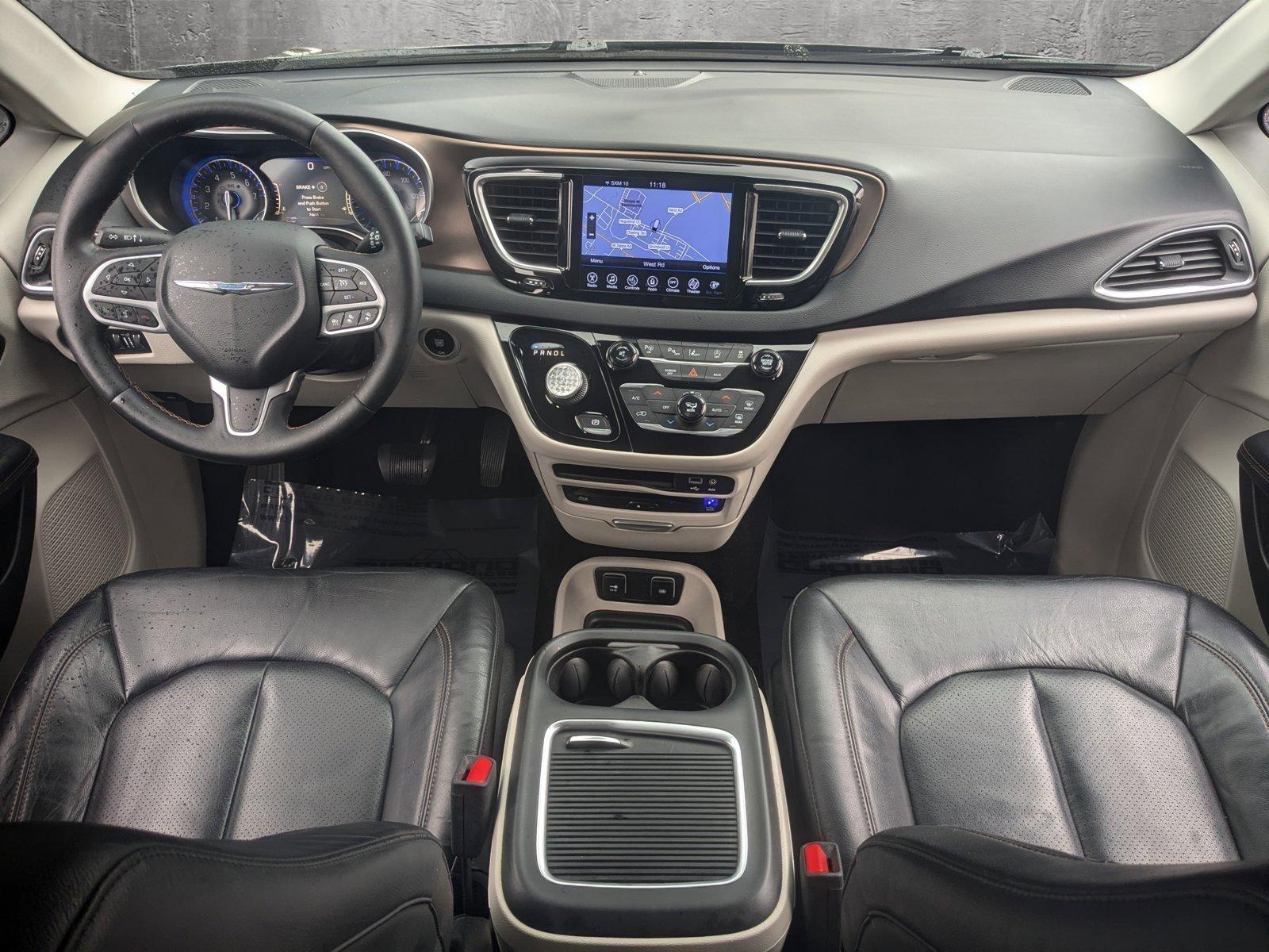 2017 Chrysler Pacifica Vehicle Photo in Towson, MD 21204