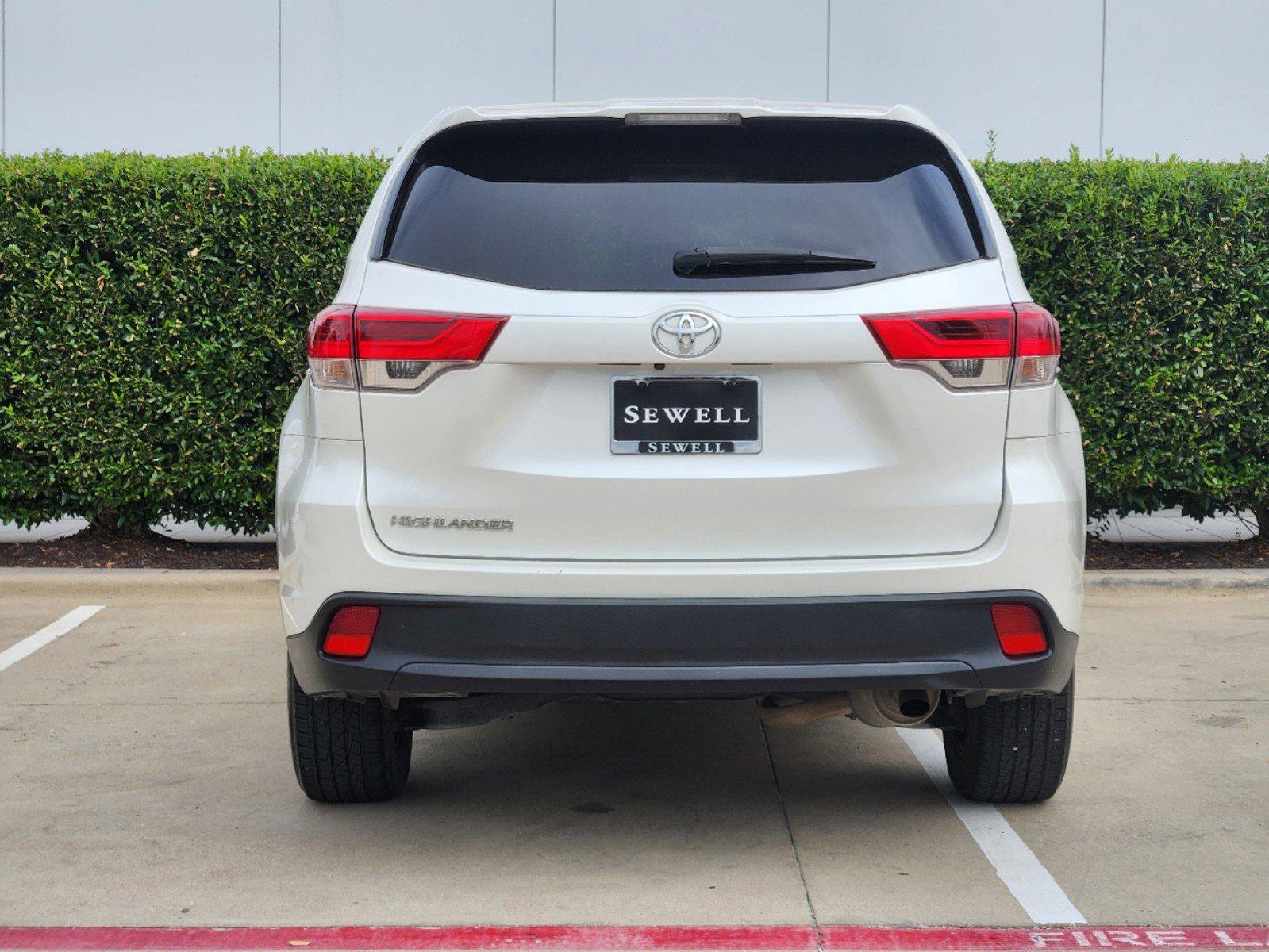 2017 Toyota Highlander Vehicle Photo in MCKINNEY, TX 75070