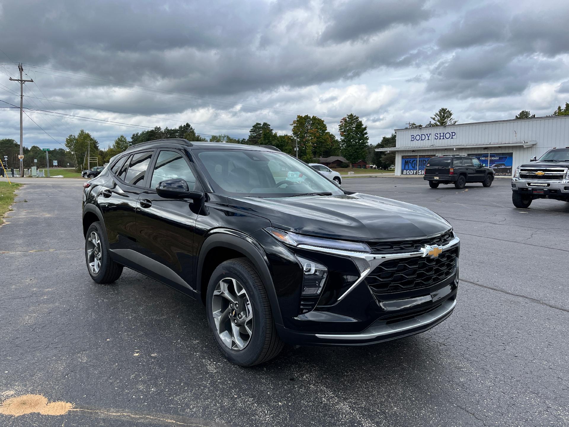 2025 Chevrolet Trax Vehicle Photo in CLARE, MI 48617-9414